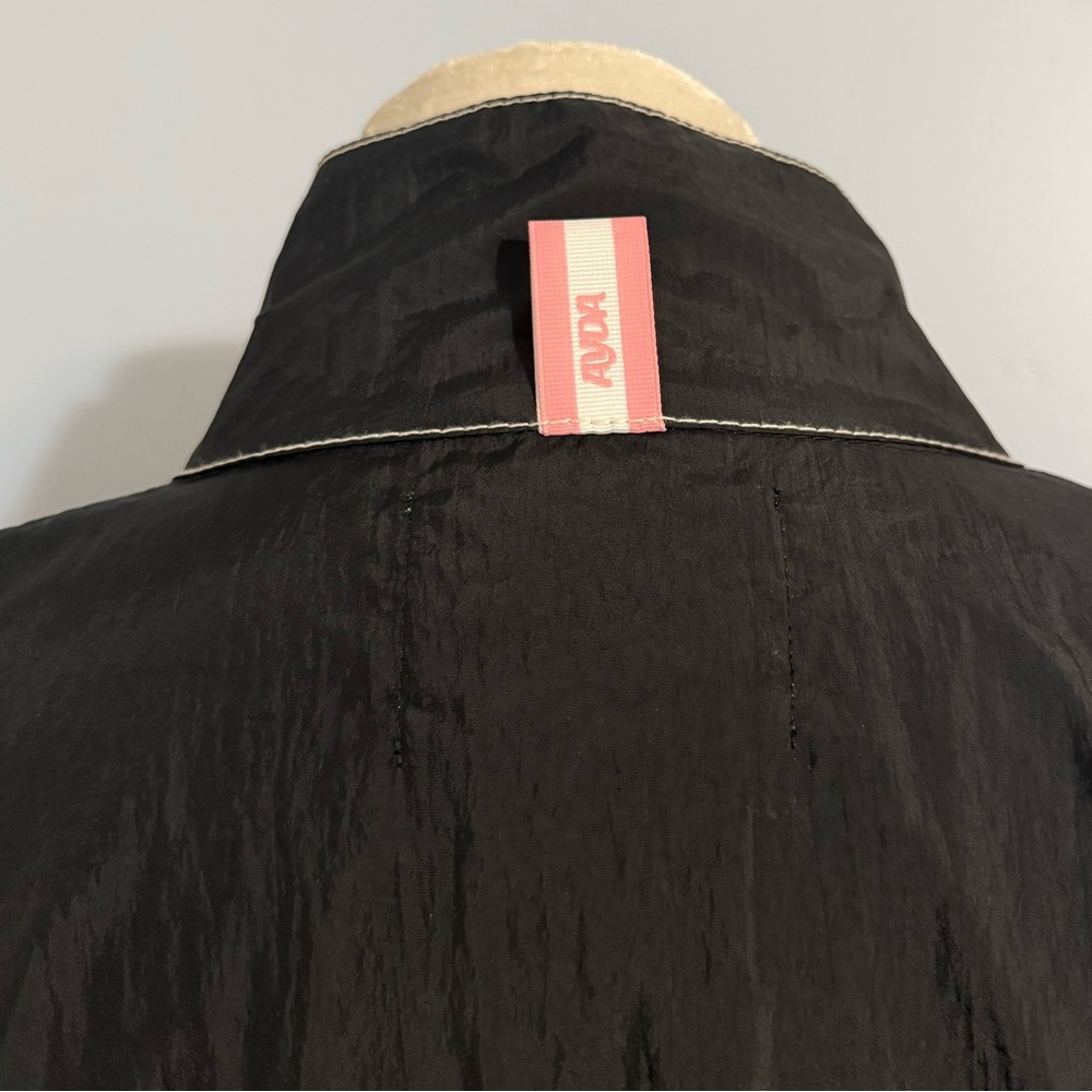 AYDA Chic Black Windbreaker - Picture 5 of 7